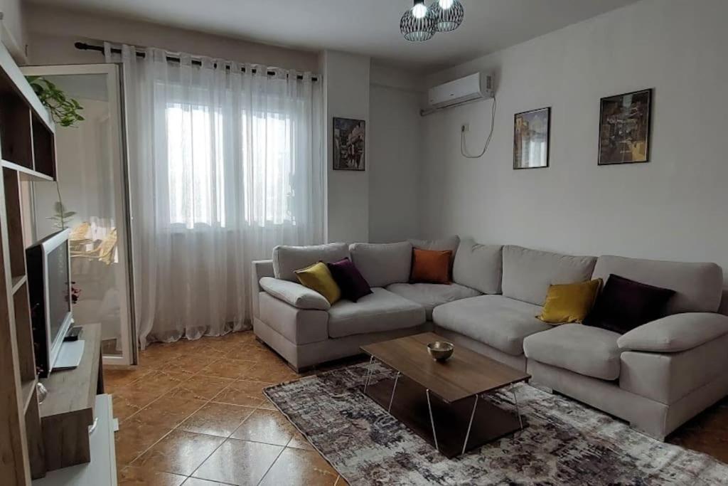 Cozy Sunlit Apartment With Scenic Balcony View Тирана Екстериор снимка