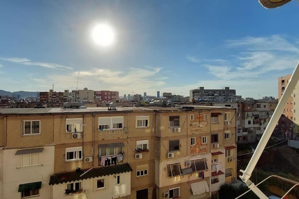 Cozy Sunlit Apartment With Scenic Balcony View Тирана Екстериор снимка